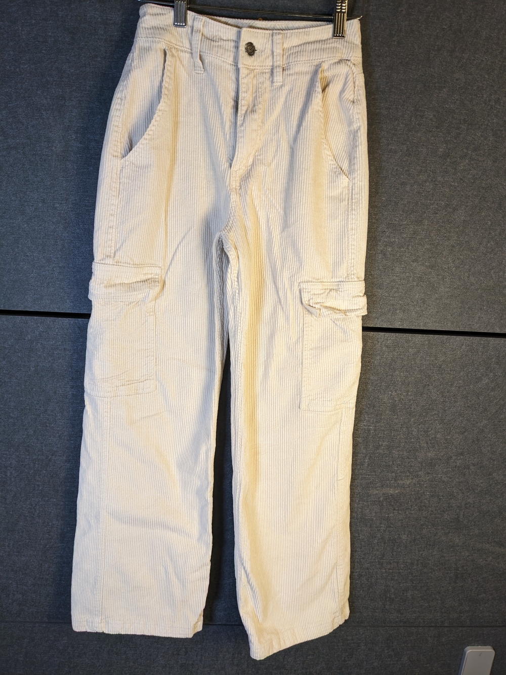Hollister Women's Light Beige Wide-Leg Corduroy Cargo Pants